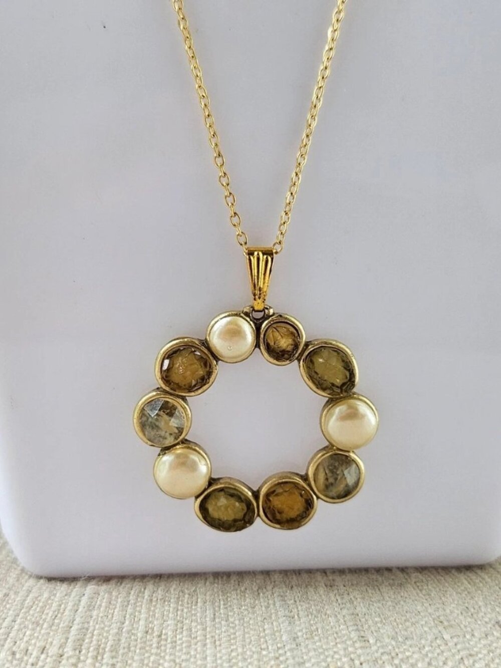 Women Necklace Round Pendant Fashion Jewelry Faux Pearl Crystals Accent Gold Ton - Picture 2 of 11
